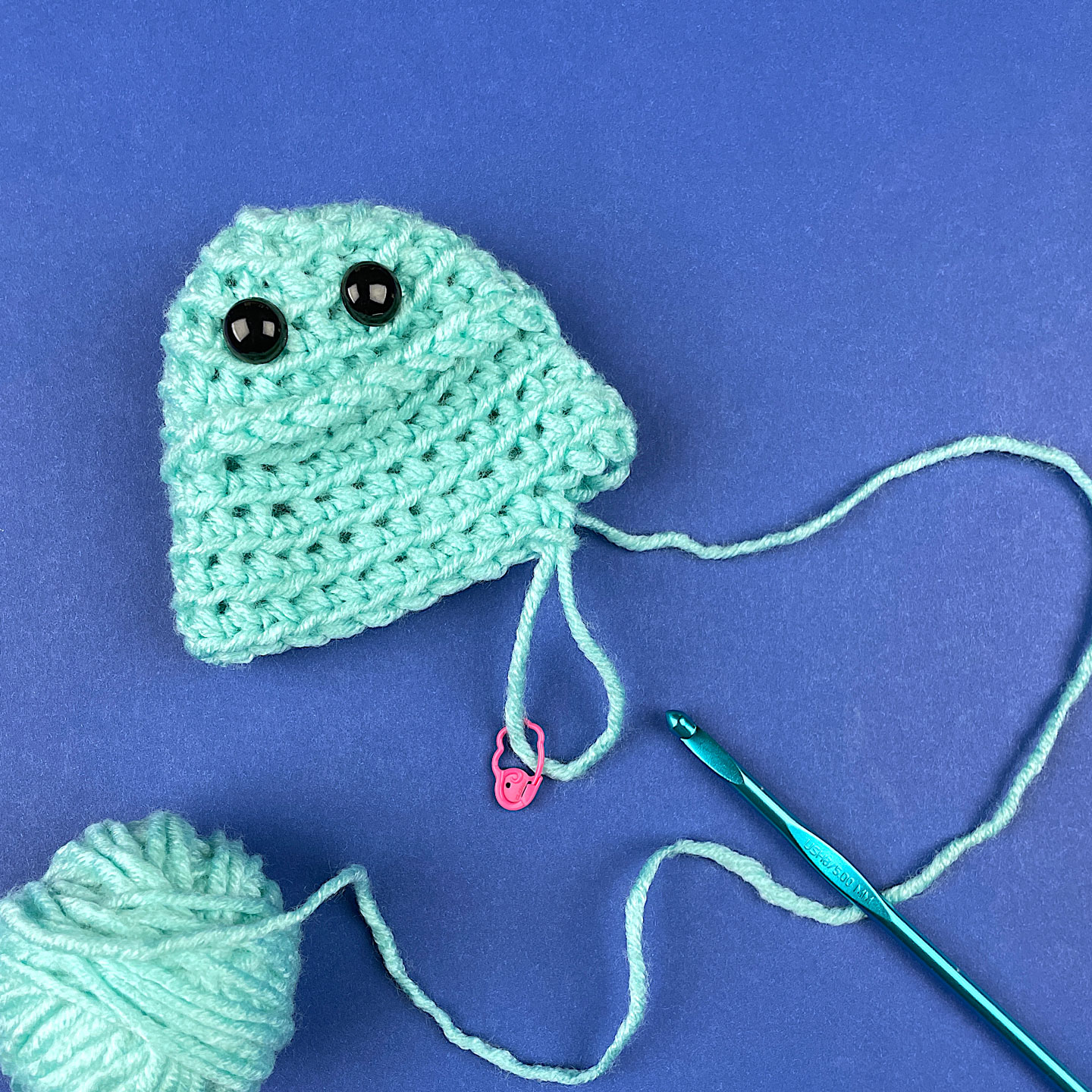 Add a sweater to (almost) any crocheted animal! - Shiny Happy World